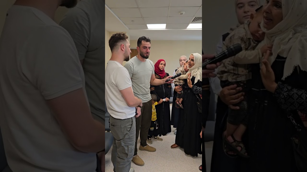 عندي 4 أولاد مابيحكو عملت للصغير هلق ولو تشوف شو يحكو بالإشارة فرحانين لأخوهن😔