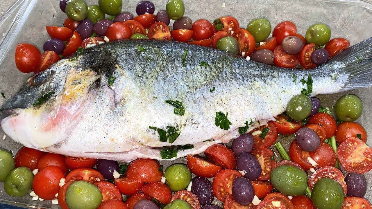 ORATA AL FORNO CON OLIVE E POMODORINI - YouTube