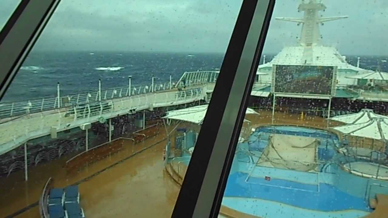 cruise ship 30 foot waves