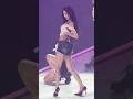 솔로곡 무대 엔딩에서 넘어질 뻔한 유나 #있지