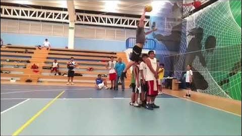 Jacob Hiller dunks over four people!