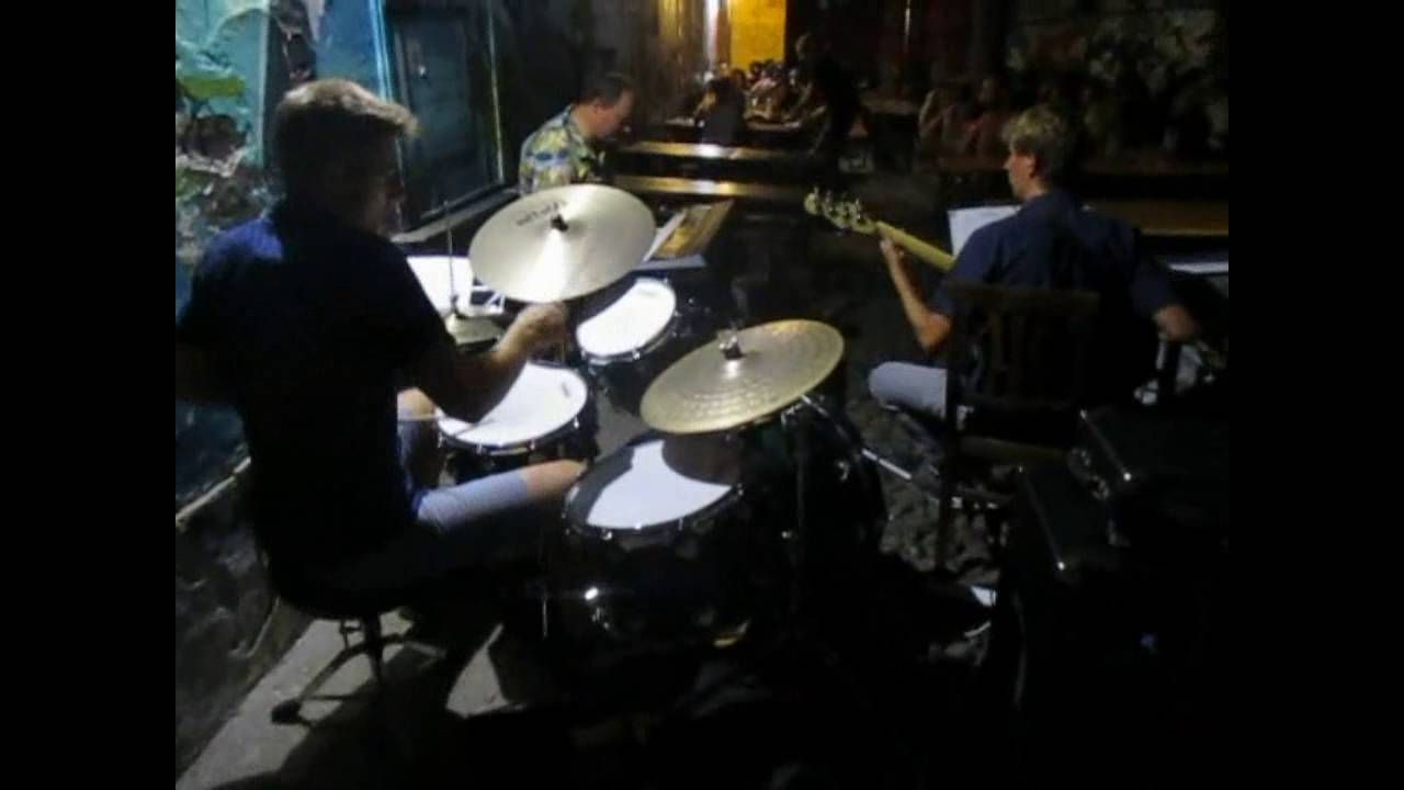 Mambo Inn mambo inn (M. Bauza) - latinjazz piano trio - YouTube