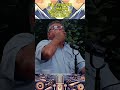 Ele fechou o maior negócio da vida dele