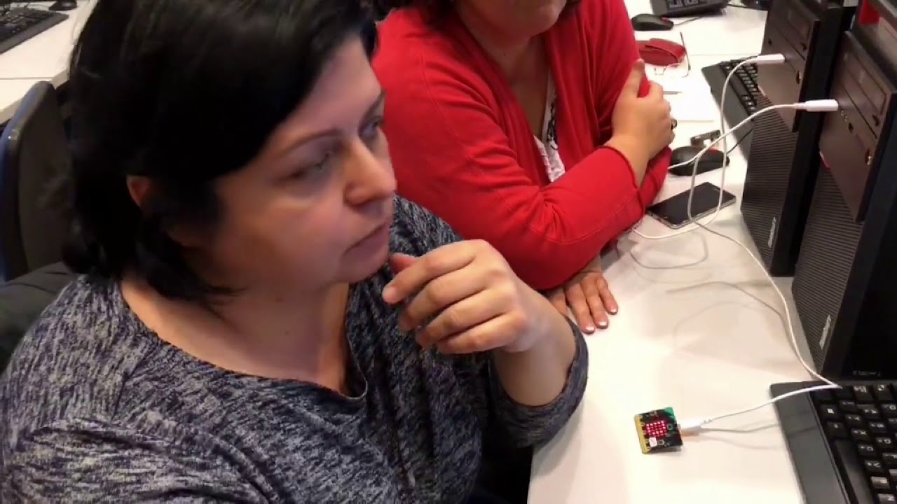 Microbit Workshop at ELTE IK - Microbit műhely az ELTE IK-n - YouTube