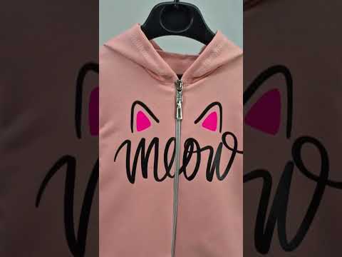 Костюм для дівчинки з принтом Вушка на блискавці двунитка, видео 1