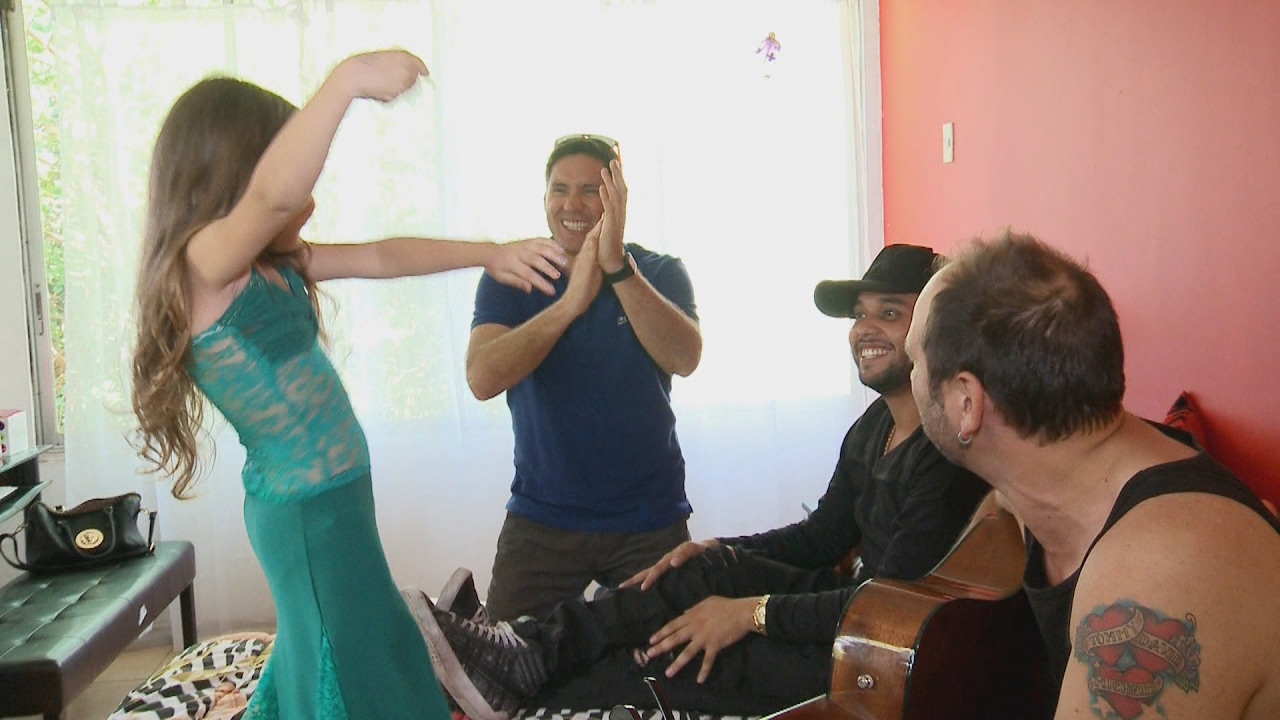 Nino y su faceta musical | Los Perlas