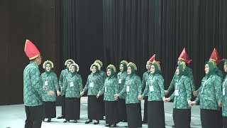 KEREN!!! Paduan Suara TP PKK Makassar di HKG PKK ke 52