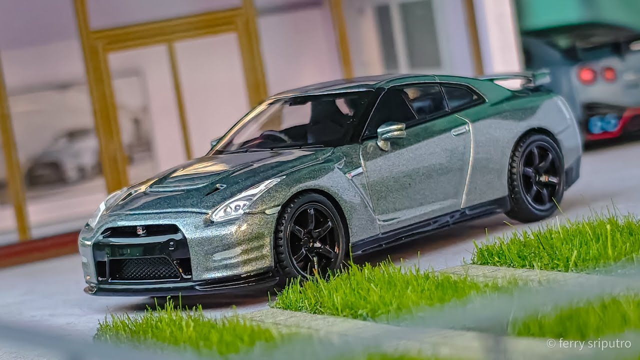 1/64 Scale Nissan GT-R Nismo R35 CRS Version Dark Metal Grey By