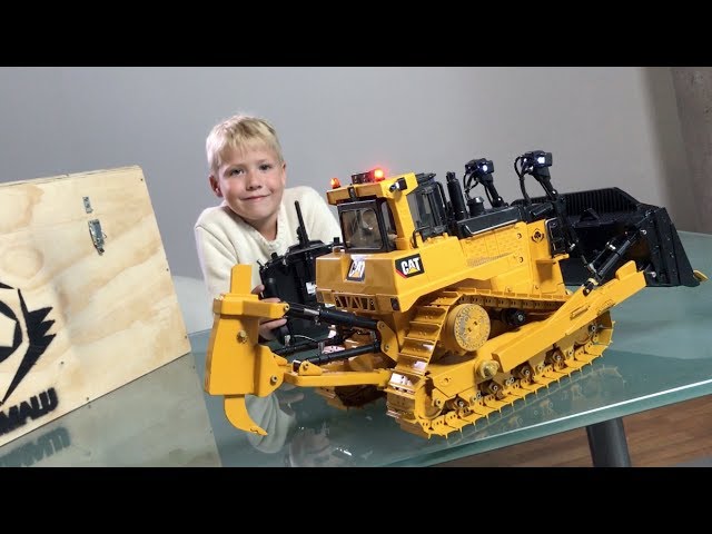 RC Bulldozer BRUDER CAT D11 by GRUMALU 