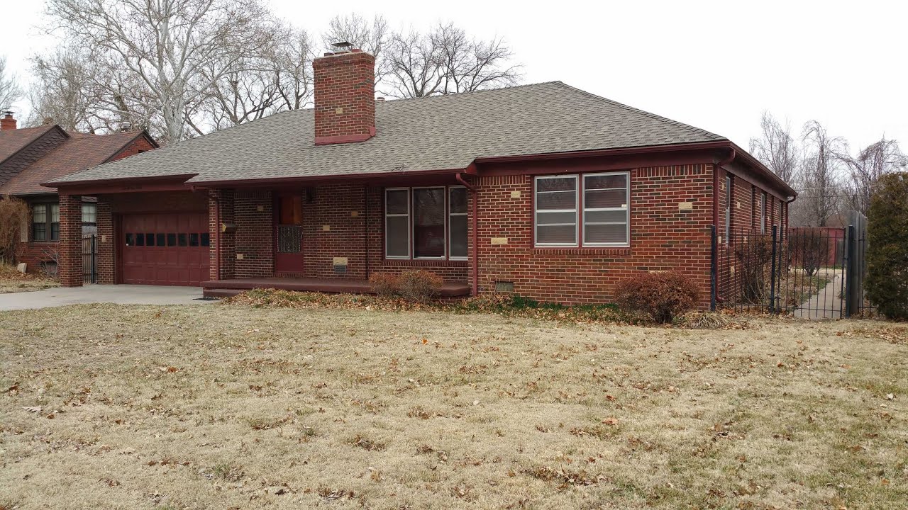 Virtual Tour Home for Sale on the river! 2140 N Riverside Blvd, Wichita
