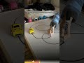 Bu çocuk oyuncak araba ile yazı yazmayı öğreniyor 🤯 #shortvideo