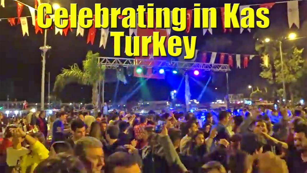 Celebrating Turkish Republic Day and another digital DISASTER - Sailing A B Sea (Ep.045)