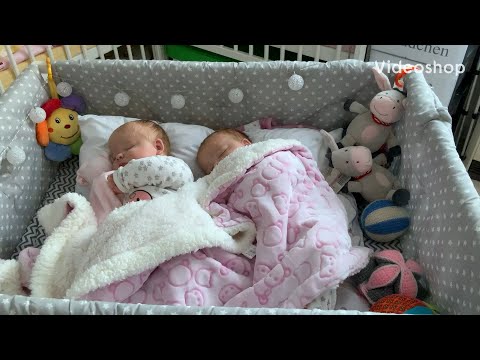 Video: Wie Sind Babypuppen Entstanden, Die Wie Echte Kinder Aussehen?