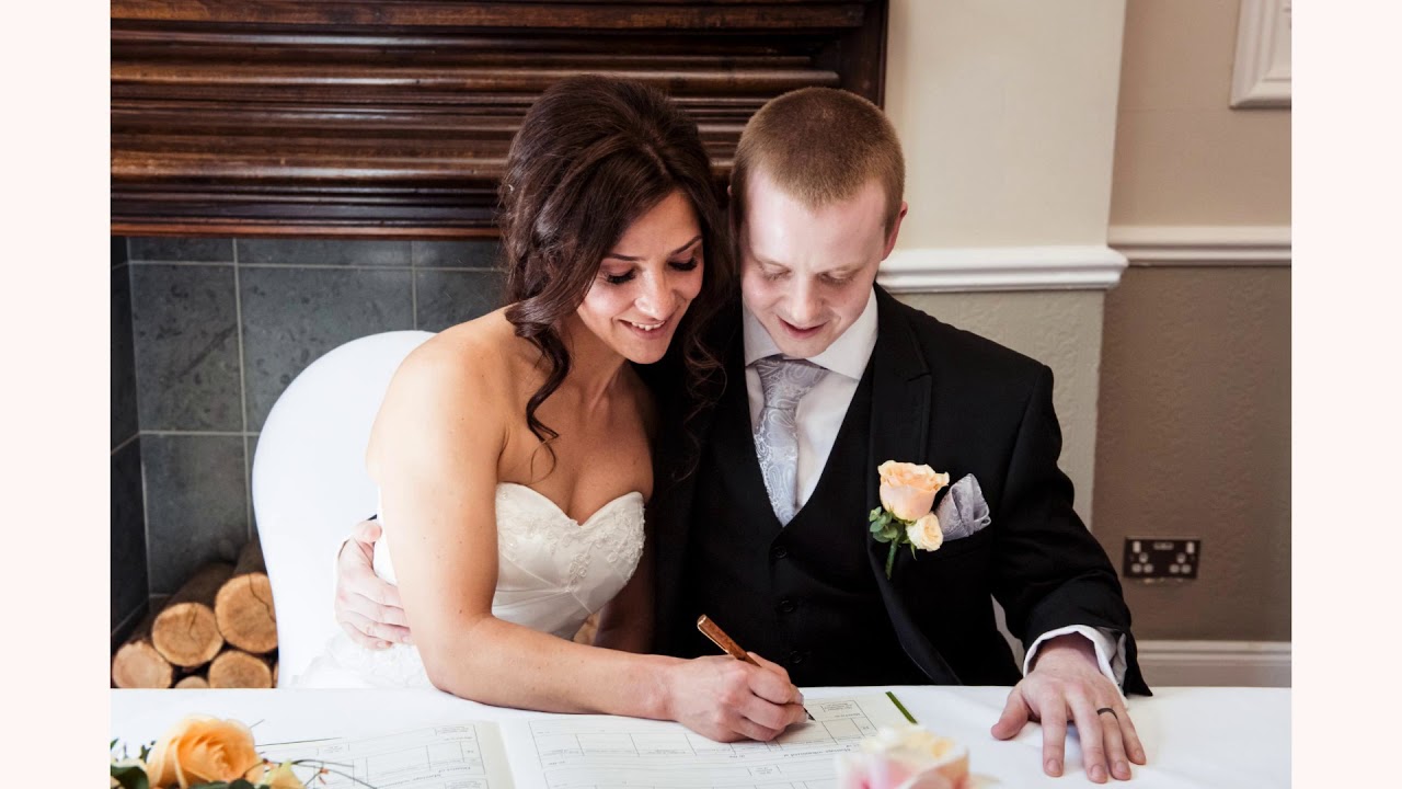 Kriszti & Dave's Wedding at the Albrighton Hall, Shropshire