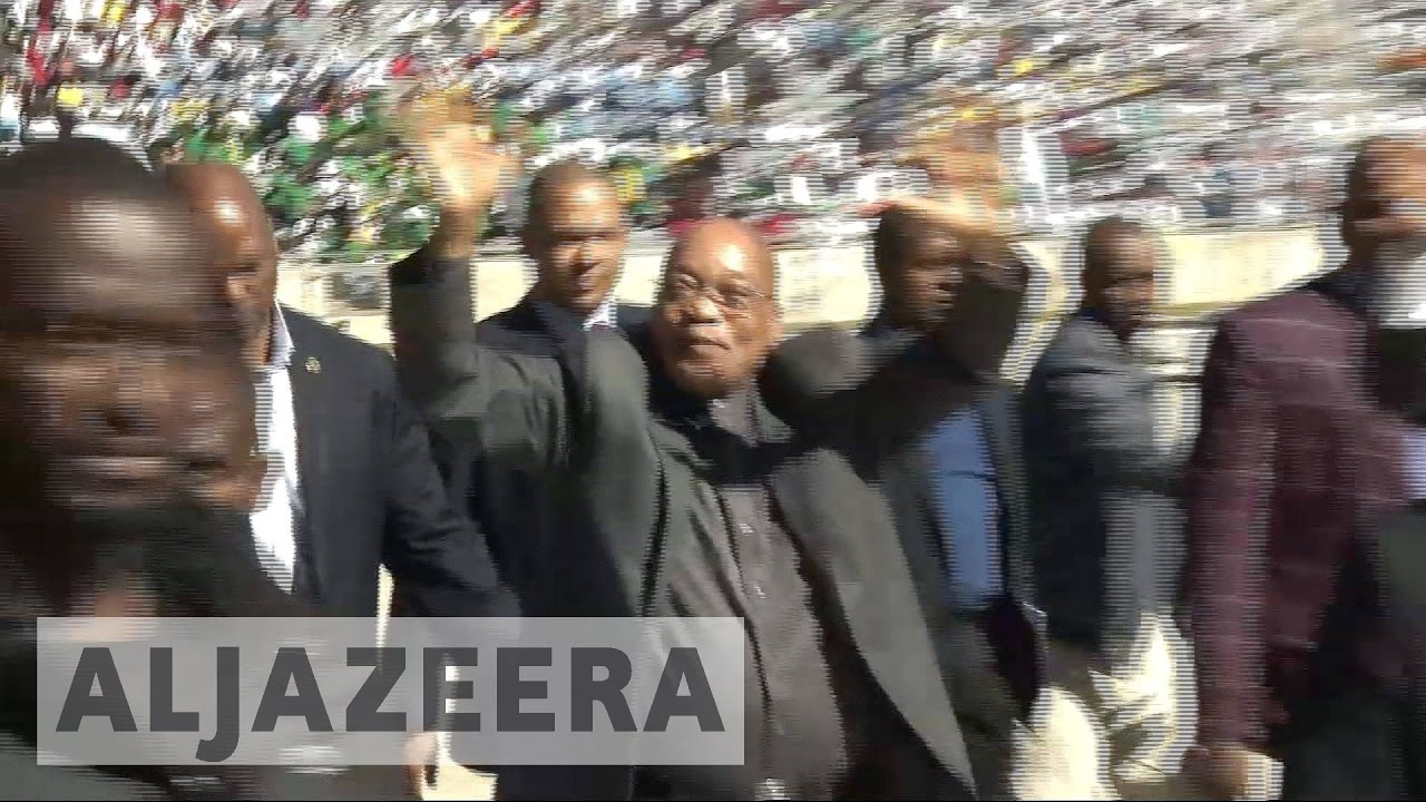 نجا زوما، رئيس وزراء جنوب أفريقيا، من تصويت حجب الثقة