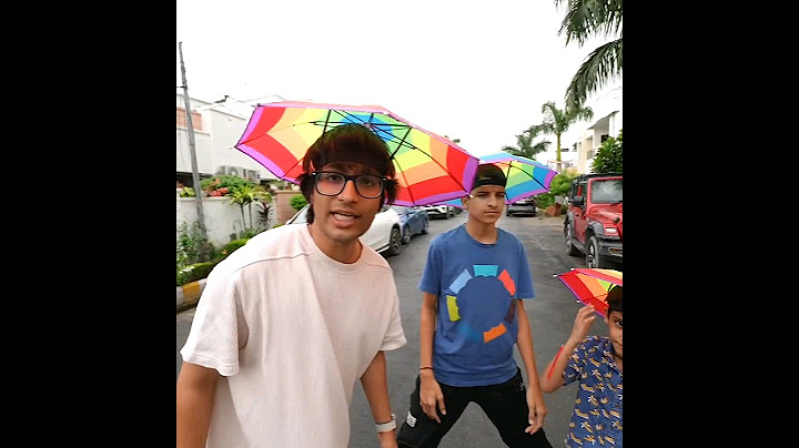 Ye Kaisa Umbrella Hai ? 😂@souravjoshivlogs #shorts #funny #trending