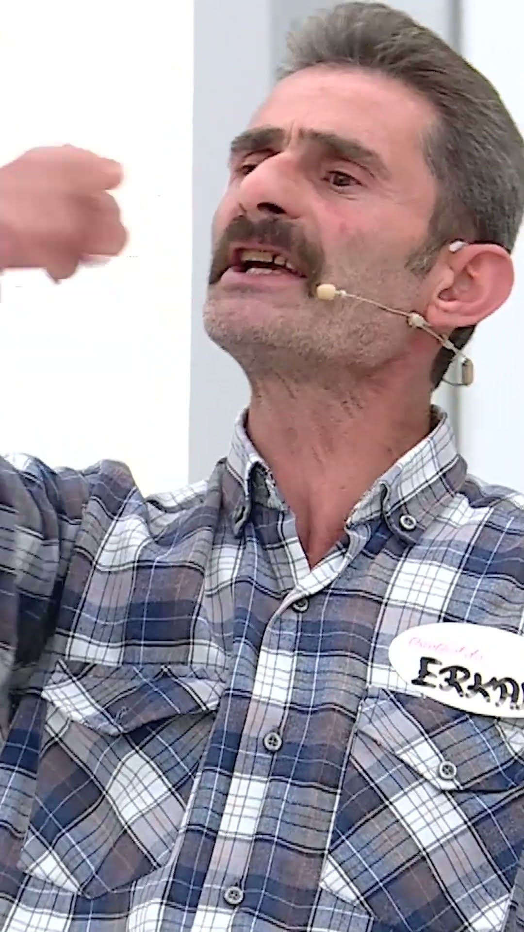 Sevmiyorsan Kuran'a el bas! #esraerol #shorts