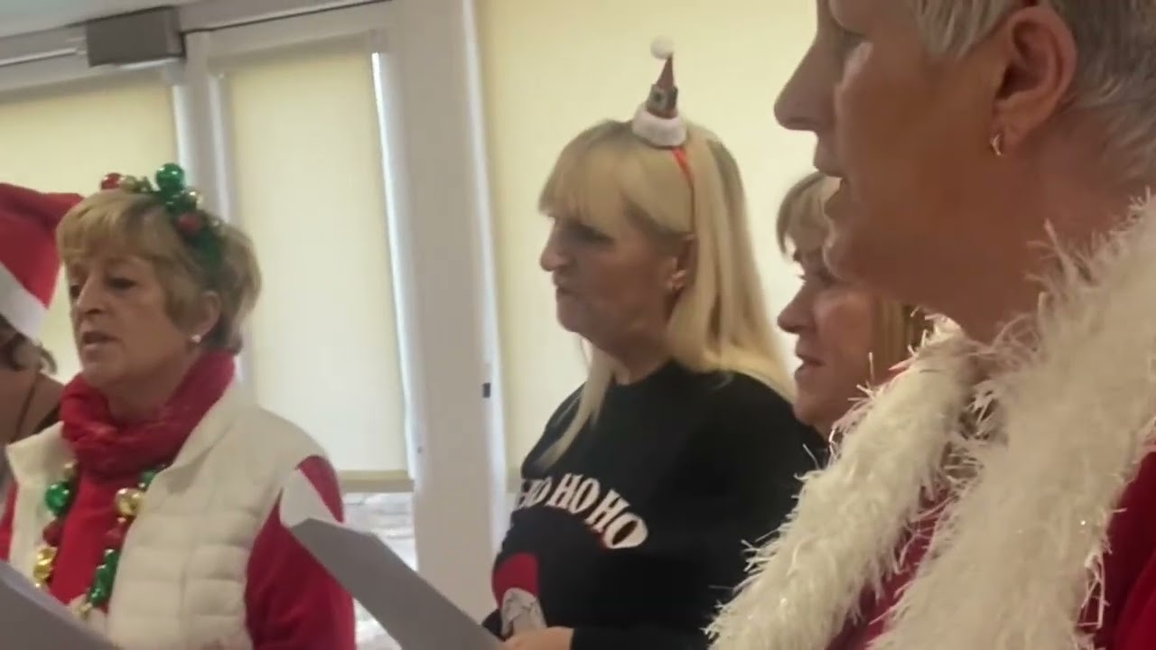 Cor na Laoí at Douglas Nursing home Christmas 24