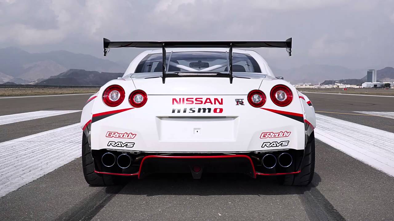 Nissan Gt R Breaks Guinness World Records Title For The Fastest Drift At 304 96 Km H