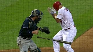 SD@STL: Holliday shaken up after being hit on face