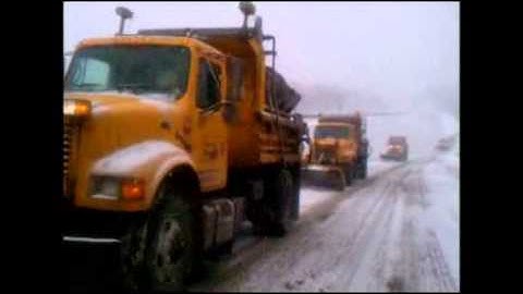 Raw Video: Snow plows, shovels deployed as snow storm moves into Kansas City