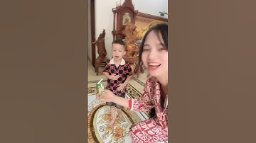 Mẹ bắt nạt cướp sữa pipi khóc còn cười kìa quá đáng #shorts