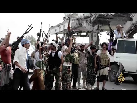 أنباء عن تفاهم الشرعية والمجلس الانتقالي على تقاسم الحقائب الحكومية