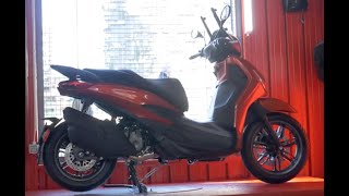 In anteprima mondiale dal vivo, il nuovo Piaggio Beverly 400 hpe S - YouTube