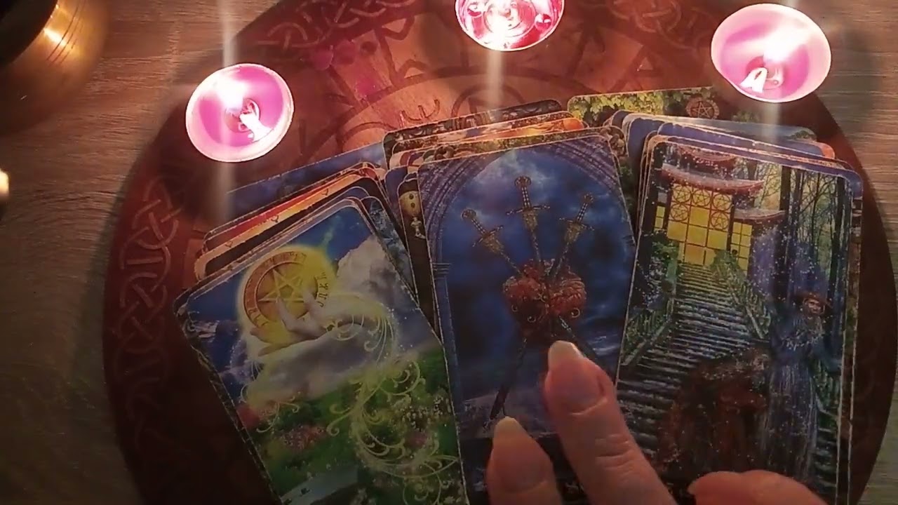 КАК ПОЖИВАЕТ ВАША СОПЕРНИЦА ТАРО РАСКЛАД ОНЛАЙН 🔥🔥🔥