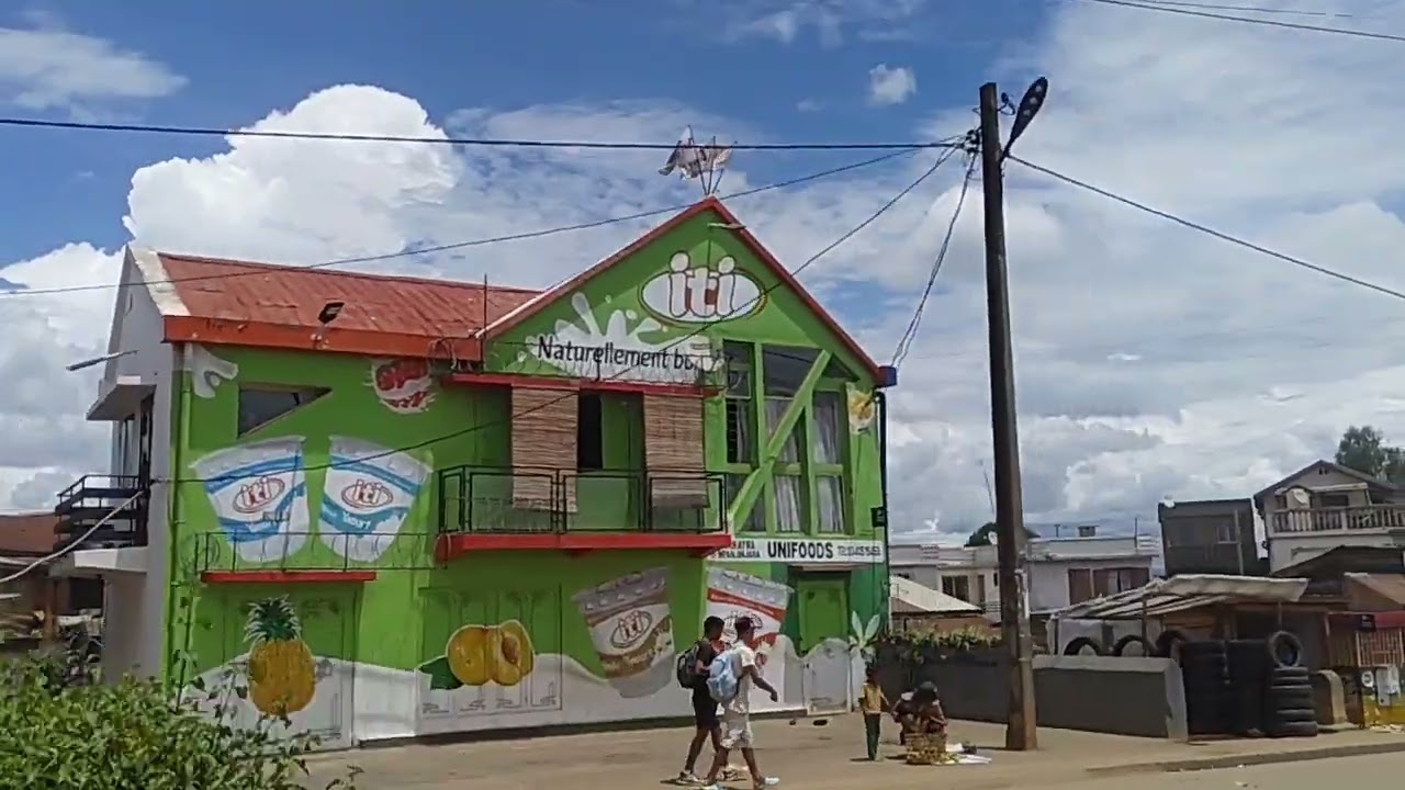 Vatofotsy by UNIVERSITÉ DE VAKINANKARATRA to Mahazoarivo  - Streets view of Antsirabe Madagascar