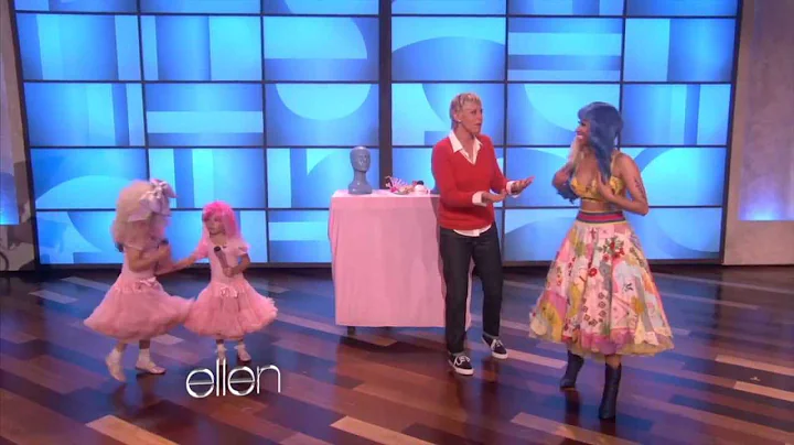 Nicki Minaj Sings 'Super Bass' with Sophia Grace (...