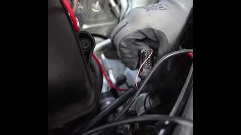 Replacing headlight on Volkswagen