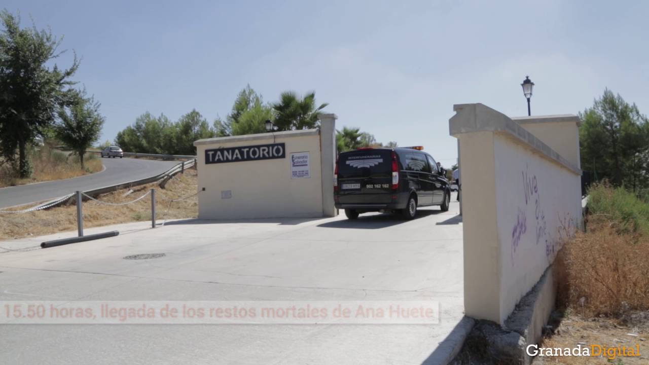 Llegada de los restos mortales de Ana Huete al Tanatorio de Alfacar