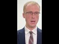 Семьи дипломатов покидают Киев. МИД Украины считает решение США "поспешным". #shorts