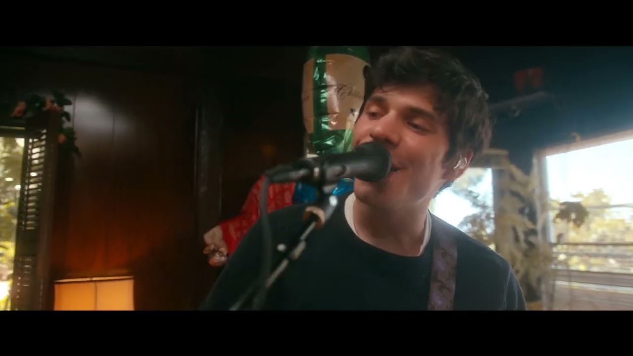 Wallows – Ice Cold Pool (Fender Sessions)