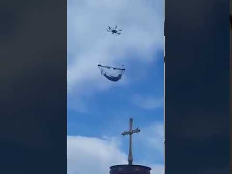 Yuneec Typhoon like Drone lifting a Hammock and flying around!