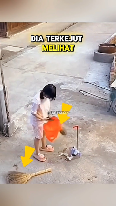 sapunya tiba-tiba hilang #shorts #youtubeshorts #anak #sapu #hp #anakperempuan