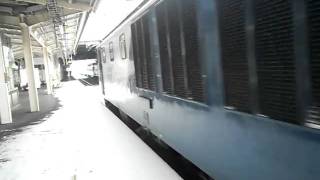 EF64-1014＋EF64-1018長野駅発車