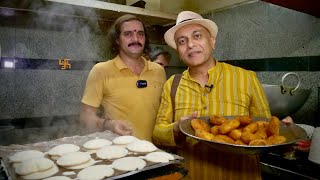 Местные жители называют это магазинами Veena в Видьяраньяпуре! HEGDE’S FAST FOOD Best Idli, Vade,... screenshot 5