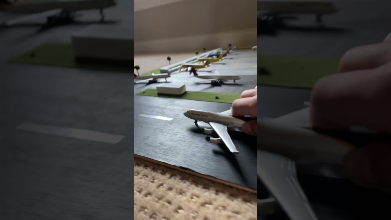 Daron Realtoy UPS 747 Landing at Model Airport