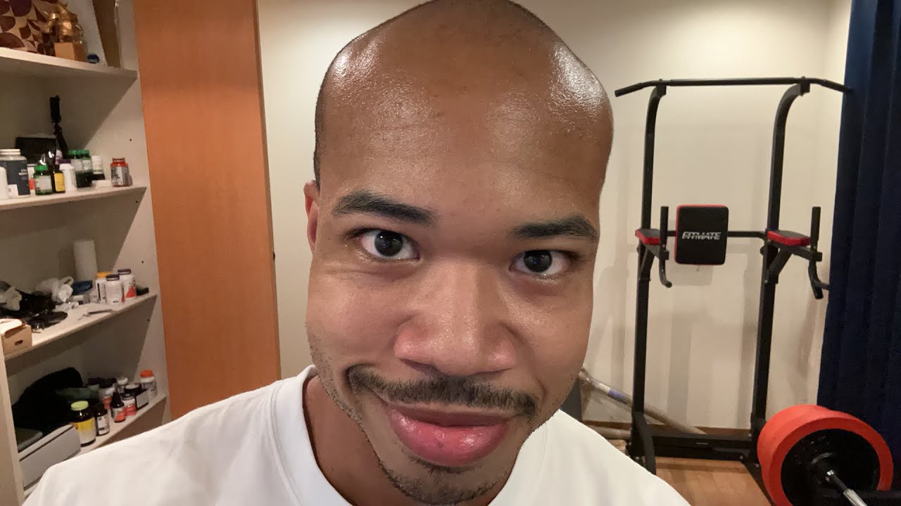 楽しい生放送をする伝説の男