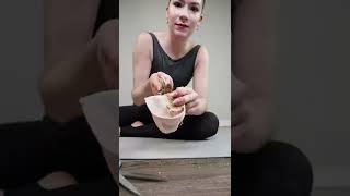 Answering the biggest pointe shoe prep questions! #pointeshoes #ballerina #balletdancer #balletshoe Resimi