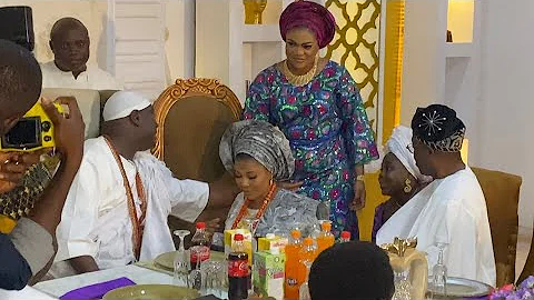 OLORI MARIAM HANDS OVER OONI OF IFE 6TH WIFE TO HIM AS SHE’S WELCOMED TO THE PALACE