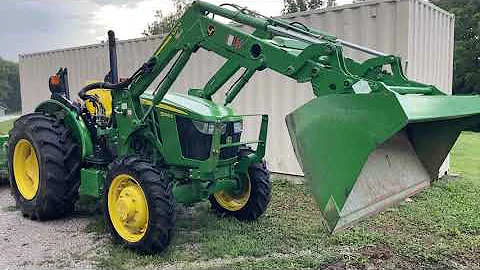 Jak vysoký je traktor John Deere 5065E?