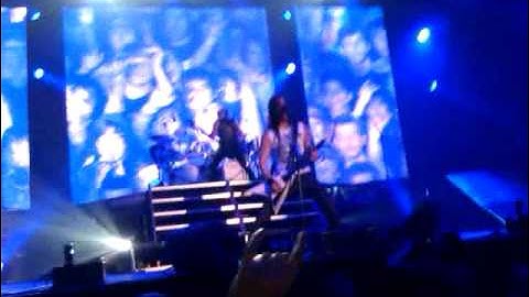 Bullet For My Valentine - Bittersweet Memories LIVE at the MEN arena 8th December 2010