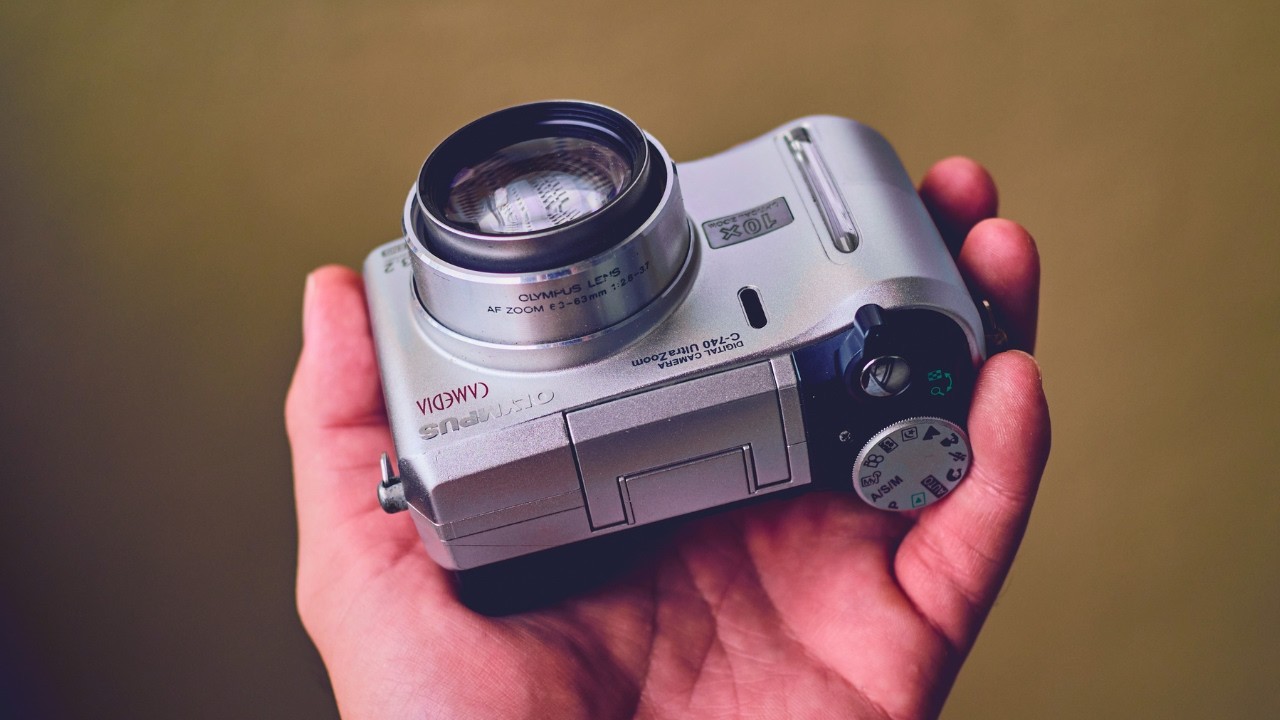OLYMPUS コンパクトデジタルカメラ 3.2メガピクセル This Olympus 3.2 Megapixels CCD Compact is Surprisingly FUN! - YouTube