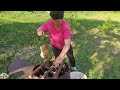 Украинское село . Коптим мясо , сало .