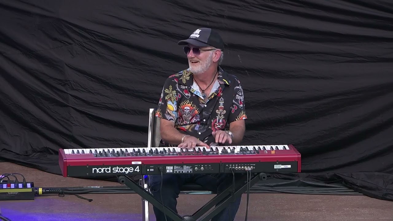 Eddie 9V - Live from Red Rocks - YouTube