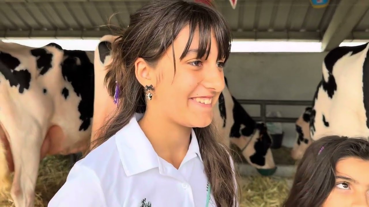 Entrevista a Valeria y Mencía, de Ganadería Casa Pericón de Llanera / El Campo de Asturias