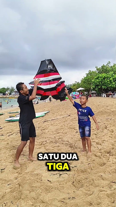 Lucu Ngakak😂🤣‼️ Waduh Layangan Cotek Lawas Kekencengan Angin‼️